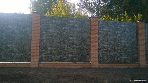 Забор с металлопрофилем цвета хаки
