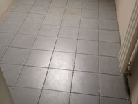 Плитка на полу в туалете